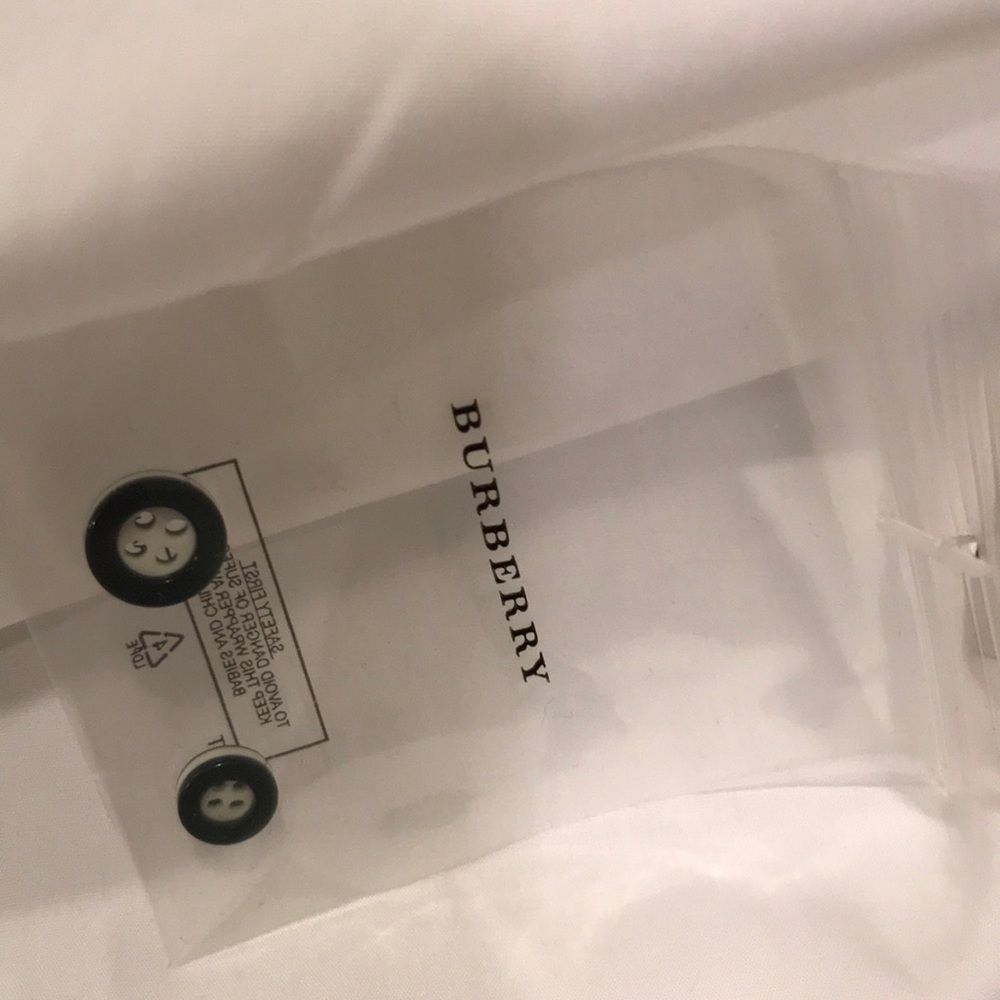100% authentic Burberry button down shirt size XL - Picture 12 of 16